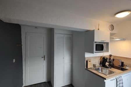 Studio "Sous Les Toits", Proche Hyper Centre Et Commerces ! Valenciennes Exterior foto