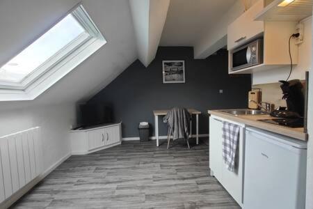 Studio "Sous Les Toits", Proche Hyper Centre Et Commerces ! Valenciennes Exterior foto